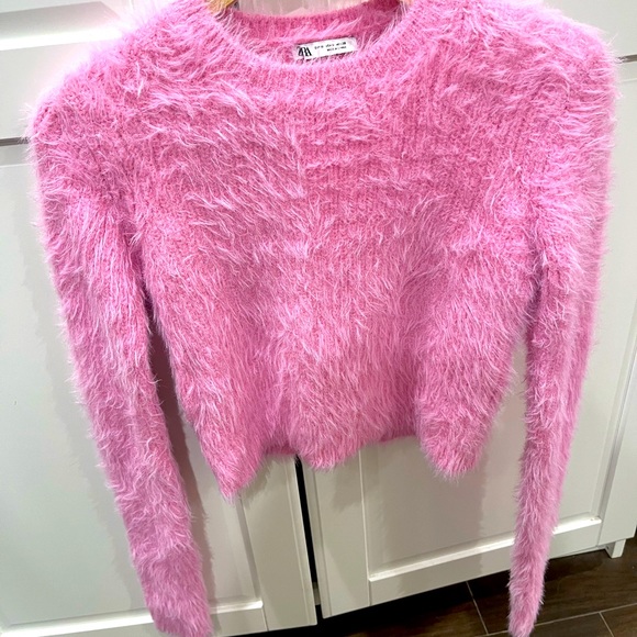 Zara FAUX FUR SWEATER - Picture 1 of 2